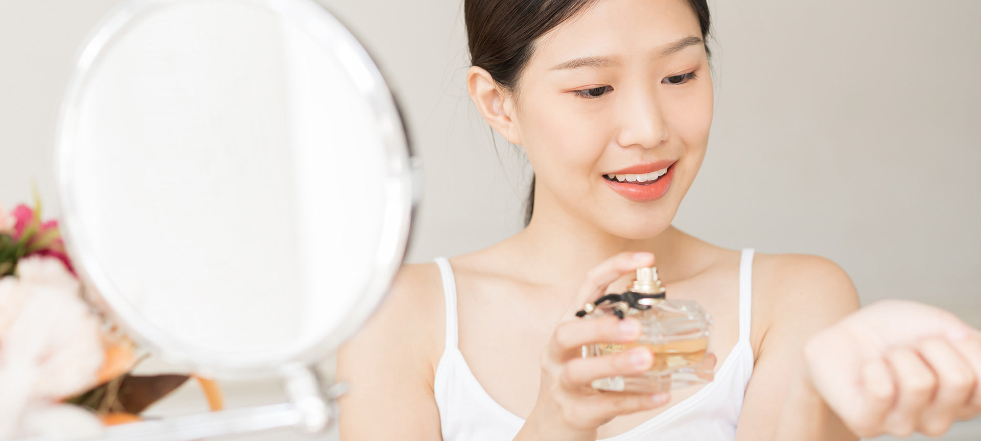 Guide to sampling or smelling perfume